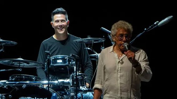 Scott Devours Resmi Gantikan Zak Starkey sebagai Drummer The Who