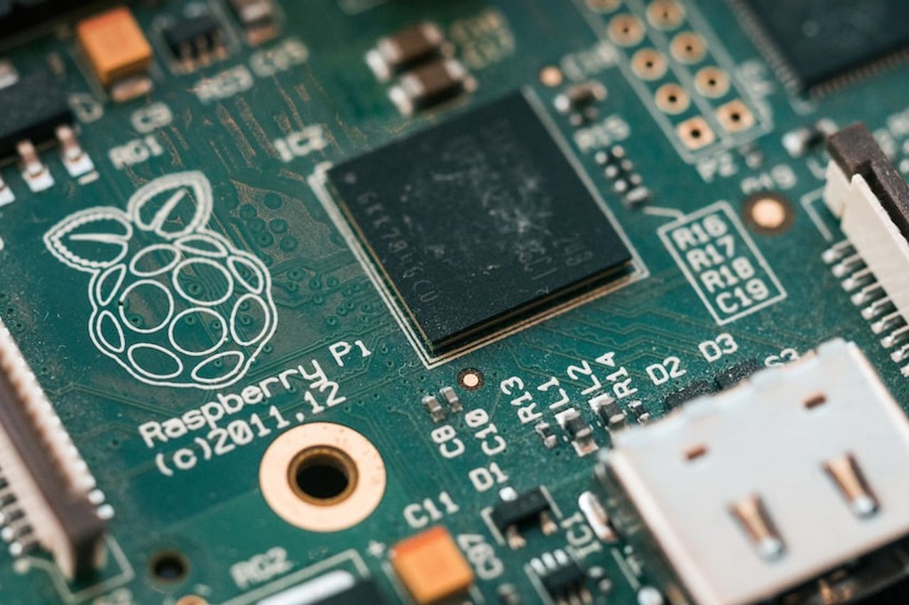 ラスポベリーPI、さまざまなプログラムを実行できる洗練されたシングルボードサーキットを知る