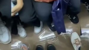 Viral Gerbong Commuter Line Digenangi Air, KAI Commuter Beri Penjelasan