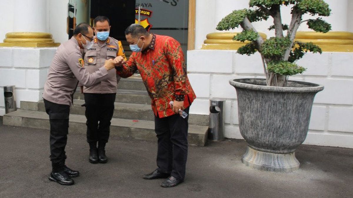 Whisnu Sakti Buana Jadi Plt Wali Kota Surabaya, Langsung Audiensi Bahas Pengamanan Masa Liburan