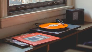 Shifting the Music Industry with Musicians as Full Control Holders