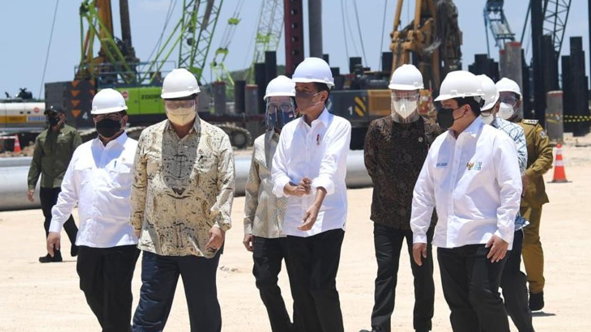 好消息是，自由港在格雷西克的冶炼厂项目，价值43万亿印尼盾，已经吸收了1，800人：98%是本地人，其余的是外国人