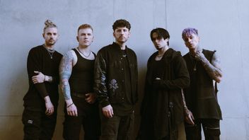 From Ashes To New 在单曲《Die For You》中表达了疑问和内疚