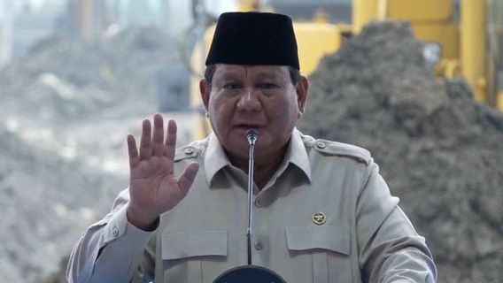 rénal 80e anniversaire du TNI, aujourd'hui Prabowo témoigne un défilé maritime dans la baie de Jakarta