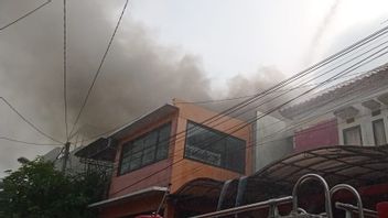 Puri Bintara Bekasi的精英住宅被烧毁,Bergasi官员扑灭了Si Jago Merah