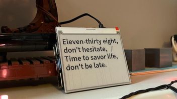 Designer Creates E Ink Clock That Uses ChatGPT to Create Rhymes Every Minute