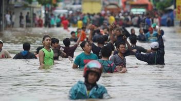 オミクロンの脅威だけでなく、国家災害管理局は人々に洪水を警戒するよう求める