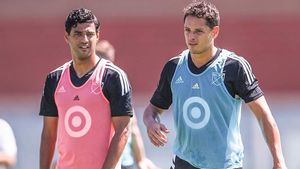 54 Hari Jelang Piala Dunia 2022: Dua Bintang Meksiko Chicharito dan Carlos Vela Dipastikan Tak Dibawa Martino ke Qatar