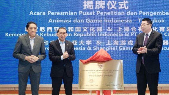 文化大臣ファドリ・ゾーンが上海のゲームセンターを公式に開設、市場になることをやめさせるよう促す