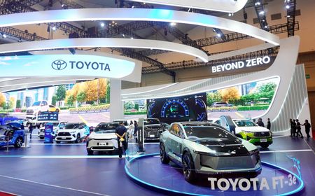 Toyota Panen Cuan di GIIAS 2024, Kijang Innova Zenix HEV Paling Diminati