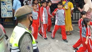Marak Aksi Penculikan Anak, Satpol PP Jaga Sekolah SD di Kawasan Kenari