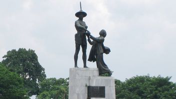 据说是PKI的Tugu Tani中的英雄雕像