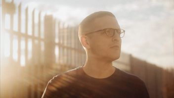 Inspired By Favorite Radio, Floating Points Presents Opening Single For Cascade Album
