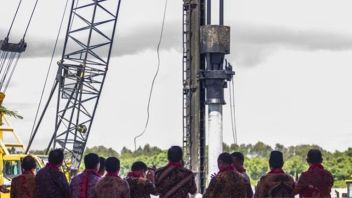 بناء مصهر نيكل من ABC بقيمة 6 تريليونات روبية إندونيسية في تاناه بومبو في منطقة مجموعة Jhonlin التابعة للحاجي عصام سوف يستوعب 1.200 عامل ، غالبية المجتمعات المحلية