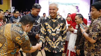 This Is Ganjar Pranowo's Way Of Alleviating Poverty, Free Schools For Underprivileged Families
