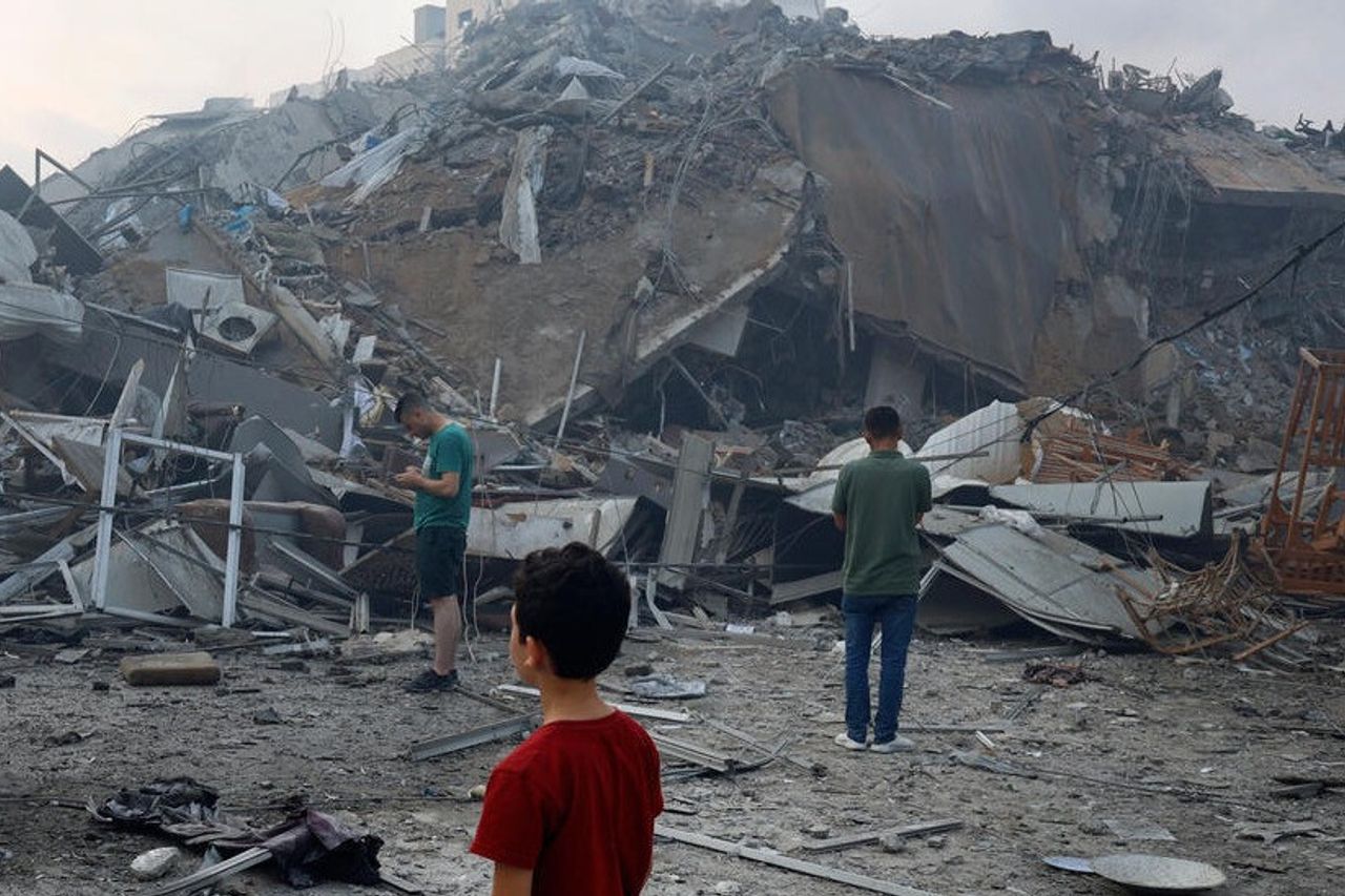 Israeli Attack Kills Dozens Of People In Gaza Strip When New Armistice Negotiations Begin