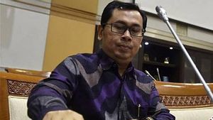 Yustinus Prastowo Bela Sri Mulyani yang Ditegur Bamsoet karena Tak Hadiri Rapat MPR: Jadwalnya Berbarengan