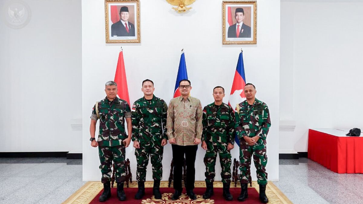 Indonesia Sends Two TNI Personnel to Strengthen the ASEAN Observer Team Mission in Cambodia