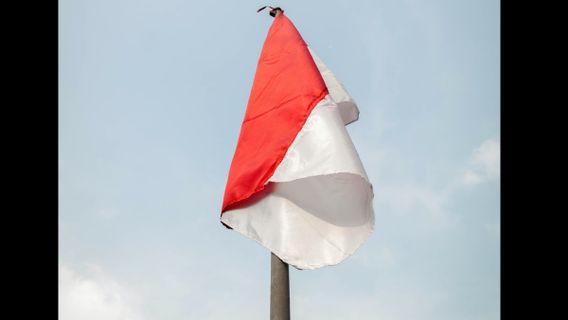 Viral Ibu-ibu Gunting Bendera Merah Putih, 3 Orang Jadi Tersangka