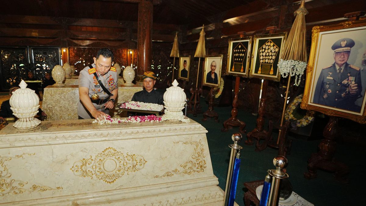 بعد BJ Habibie-Soeharto ، سيقوم رئيس الشرطة بالحج إلى قبر Gusdur-Bung Karno
