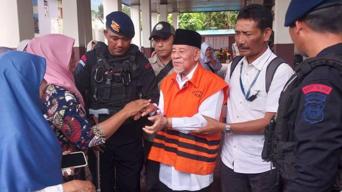 Jaksa Tuntut Mantan Gubernur Maluku Utara Abdul Gani Kasuba 9 Tahun Penjara