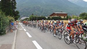 Sebabkan Kecelakaan Besar di Ajang Balap Sepeda Tour de France 2021, Wanita Ini Didenda Rp19,4 Juta