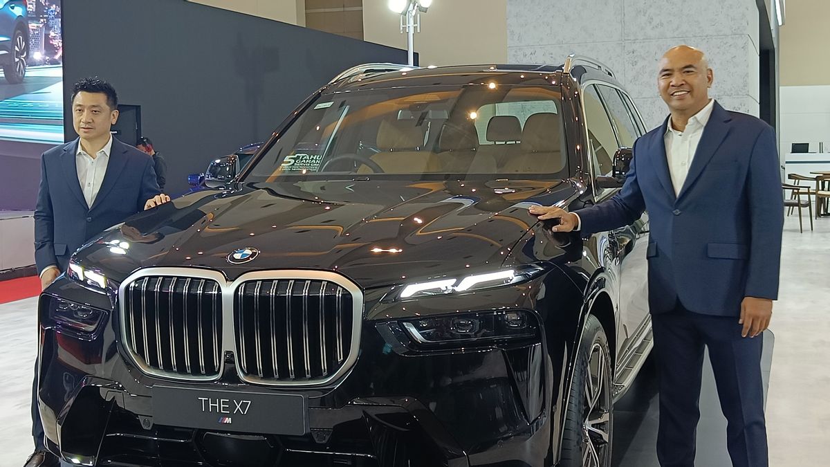 BMW Perkenalkan X7 di IIMS 2023, Mobil Berteknologi Mild Hybrid