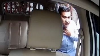 Viral Pria Penampilan Keren Tapi Curi Handphone Milik Sopir Taksi Online