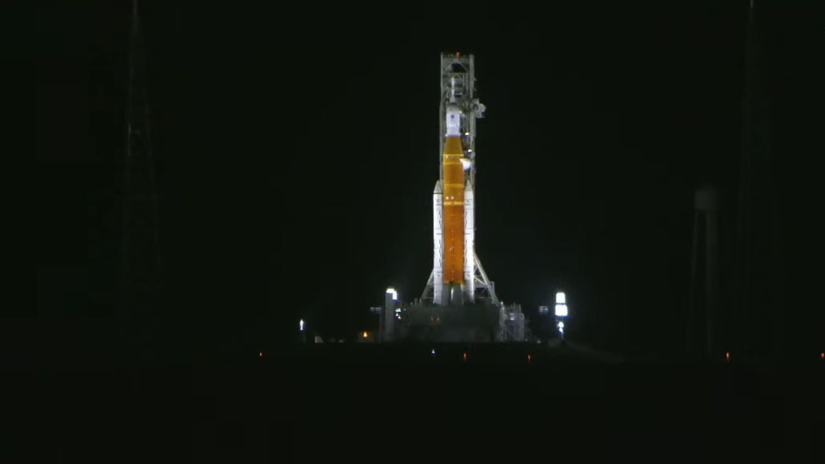 مشاهد صاروخ SLS على مهمة Artemis I قبل التوجه إلى القمر ساعة أخرى!