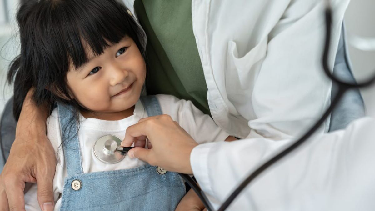 Dokter Anak: Peran, Layanan, dan Cara Menemukan Dokter Anak Terdekat untuk Kesehatan Si Kecil