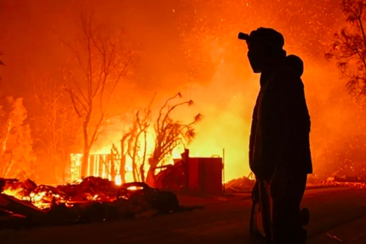 Fire In Los Angeles Expands, Threatens Hollywood Bowl Iconic Site
