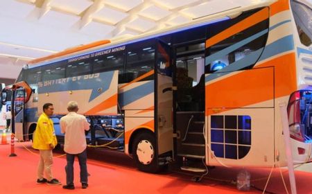 UI-Petrosea Garap Bus Listrik Konversi dari Mesin Diesel, Dekan FTUI Tekankan Pentingnya Kolaborasi