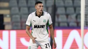 Jadi Incaran AC Milan, Jay Idzes Disebut Sudah Bisa Gabung ke San Siro pada Januari 2026