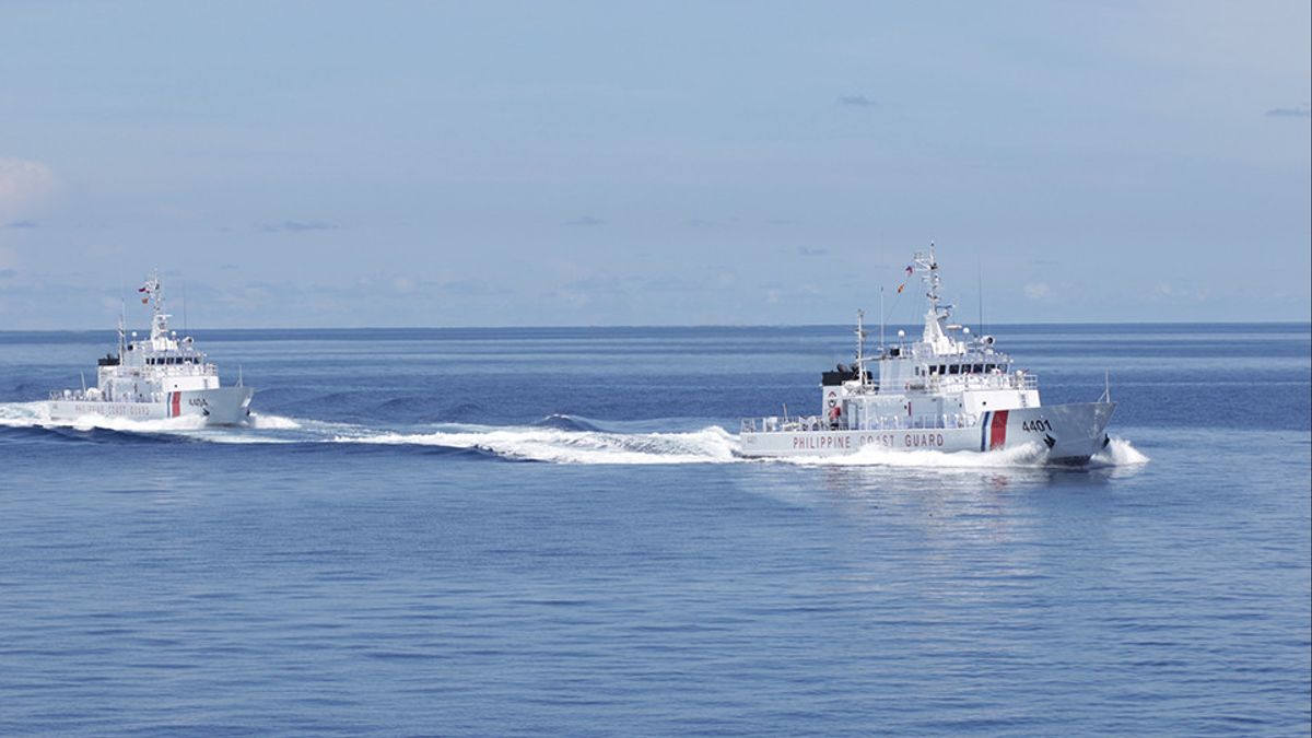 Philippines Launches Sea Patrol to Check the Presence of Chinese Ships