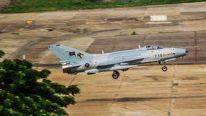 Tabrak Bangunan, Pesawat Militer Bangladesh Jatuh di Sekolah Tewaskan 19 Orang