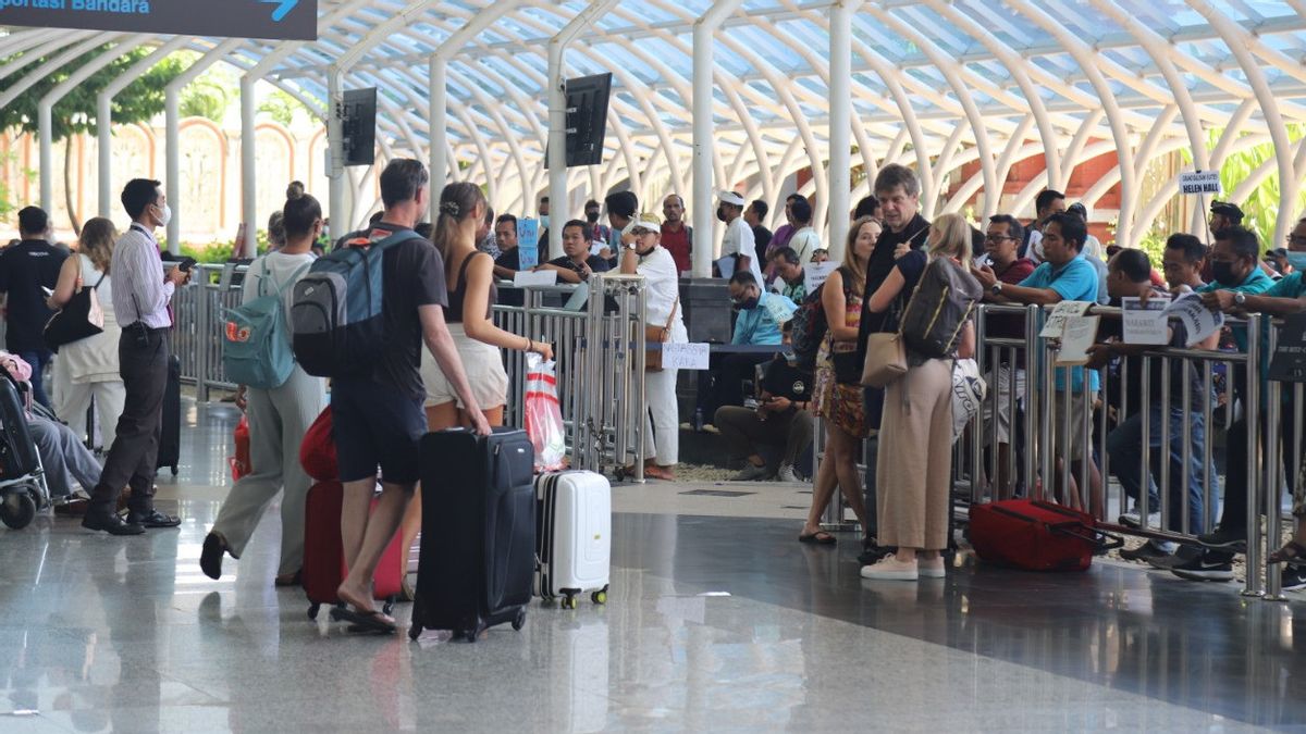 巴厘岛Ngurah Rai机场入境国际航线的乘客飙升，大多数游客来自澳大利亚