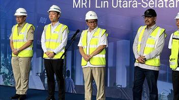 Pramono is set to open the Transjabodetabek route from Blok M-Bandara and Cawang-Jababeka.