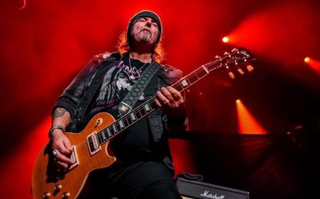 Phil Campbell eks Motörhead Kecam Penonton yang Sibuk dengan Ponsel saat Konser