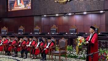 Kelakar Hakim MK Arsul Sani: Saya Diawasi MKMK dan Istri yang Kebetulan Anggota KY
