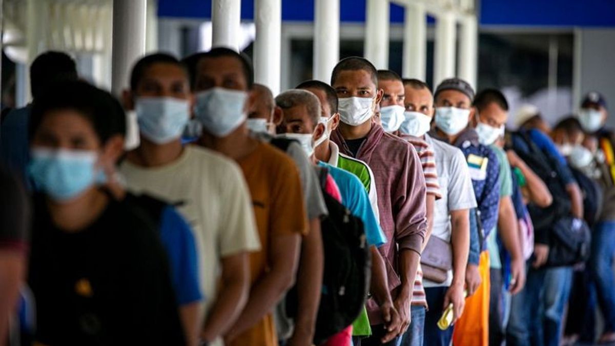 اعتقال 89 عاملا مهاجرا غير شرعي في شمال سومطرة روجوه كوجيك 4-15 مليون روبية للعمل في ماليزيا 