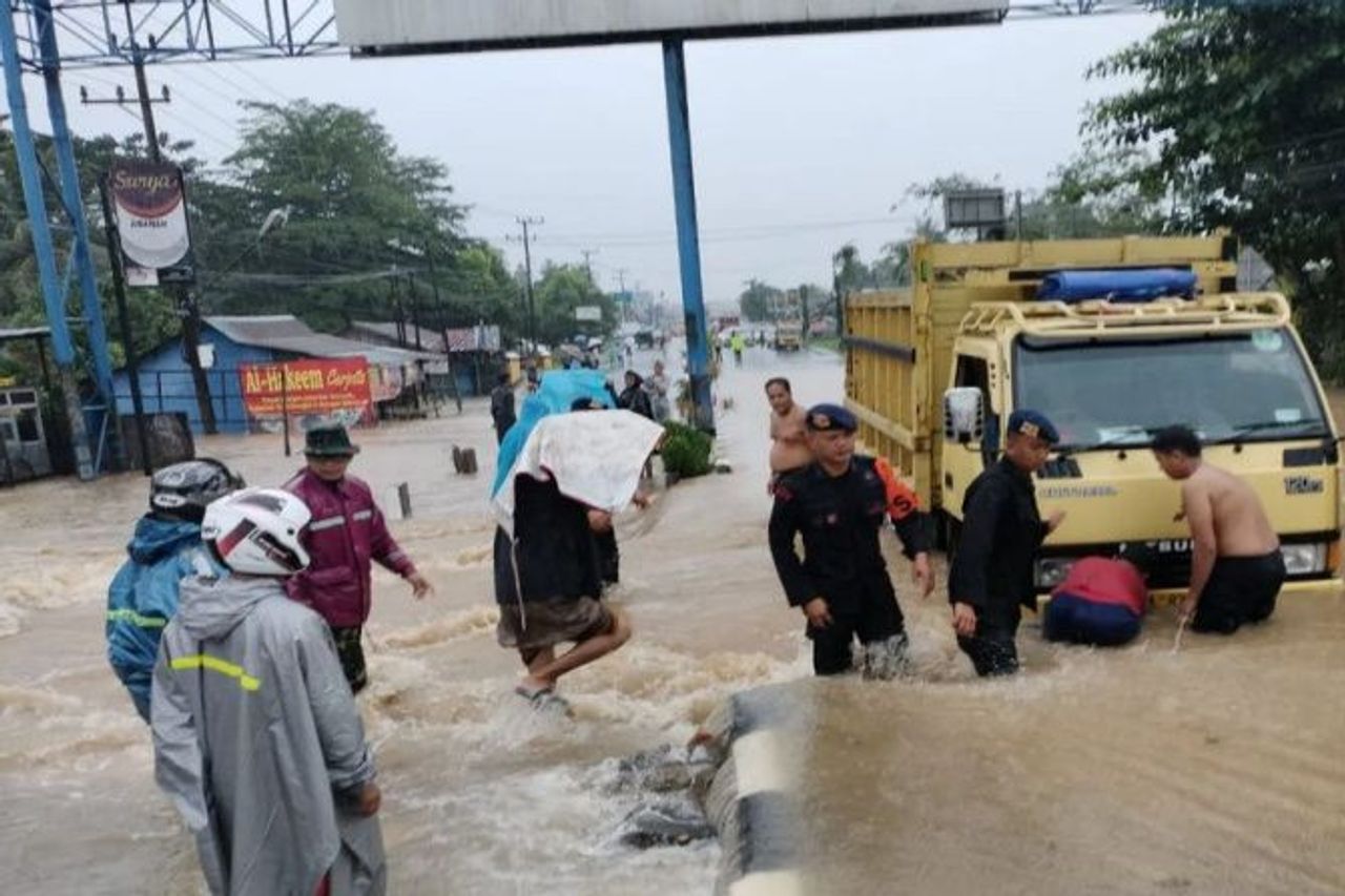 南カリマンタンの洪水、BMKGはバンジャルマシンとバンジャルバルで発生している極端な雨を呼ぶ