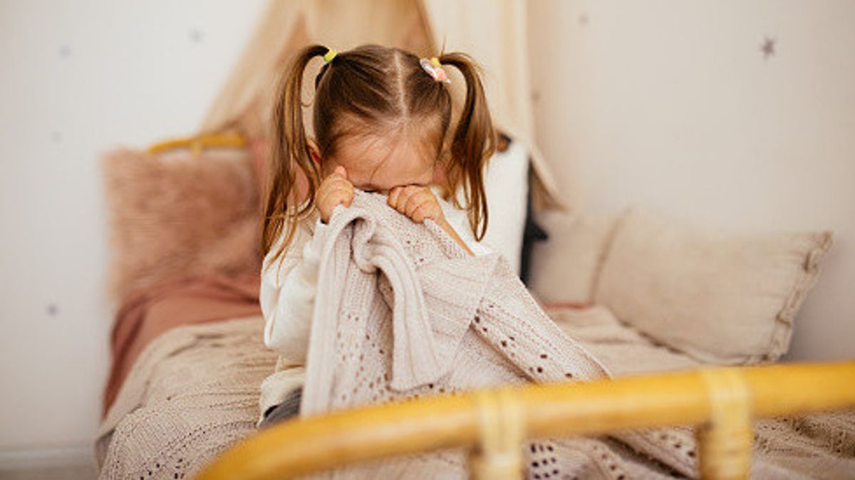Too Much Drama When You Wake Your Kids Up For Suhoor? Overcome With These 6 Tips