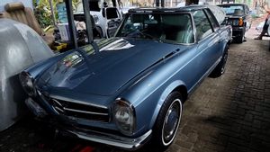 Ilham Habibie Sebut Mercedes Benz 280 SL Ayahnya Bakal Dikembalikan KPK Setelah Disita 
