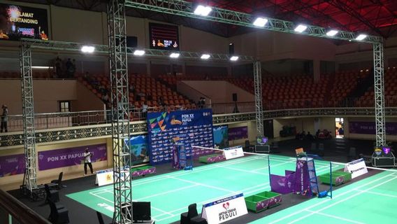 Un Athlète De DKI Jakarta Se Plaint De La Hot Papua National Sports Week Badminton Arena