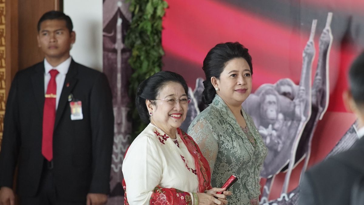 Megawati Sera Accompagné De 3 Enfants Lors De L’inauguration Du Professeur Honoraire De L’Université De Défense