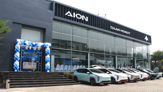 جاكرتا - افتتحت AION 10 شبكات تجار في إندونيسيا بالإضافة إلى تسليم 300 وحدة Y Plus للعملاء