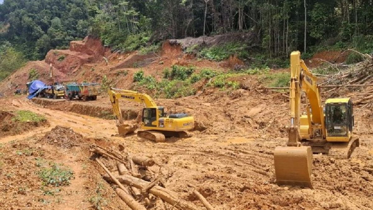 103 Kendaraan Terjebak Longsor di Trans Papua Ruas Jayapura-Wamena