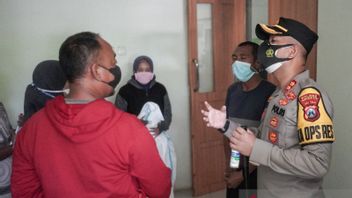 Family Refuses To Study Positive Bodies Of COVID In Probolinggo, Police Chief RM Jauhari Intervenes In Mediation