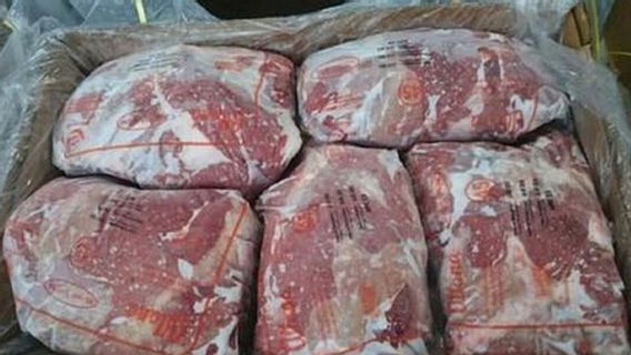 警方挫败将9吨过期进口冷冻肉贩运至传统市场