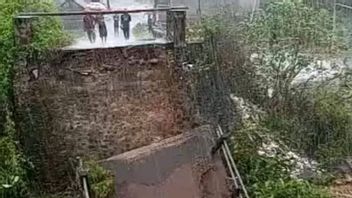 Warga Sudah Lama Minta Diperbaiki, Setelah Ambruk Petugas Baru Sibuk Asesmen Jembatan Penghubung di Lombok Timur